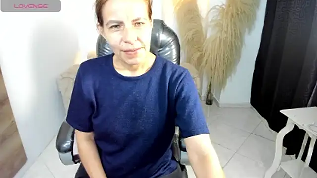 Milf karlye online show from 02-08-26, 01:36