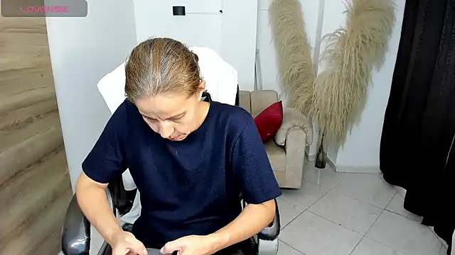 Milf karlye online show from 02-15-26, 04:35