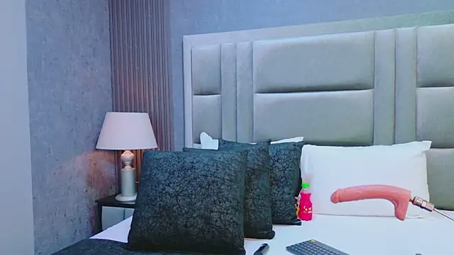 MonserratPeters online show from 11-25-25, 07:36