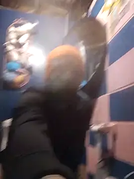 Snapshot of Whipit323 chatting on 03-08-25, 03:28 Whipit323 online show from 03-08-25, 03:28