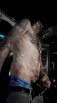 Snapshot of Whipit323 chatting on 12-03-24, 11:07 Whipit323 online show from 12-03-24, 11:07