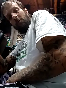 Snapshot of Whipit323 chatting on 01-09-26, 08:32 Whipit323 online show from 01-09-26, 08:32