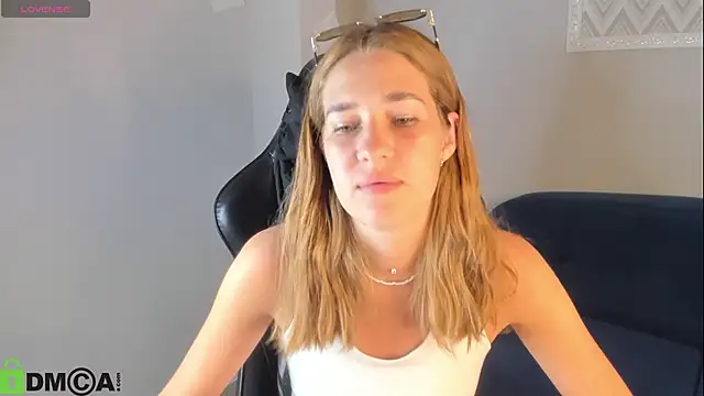 Jennifer Wadee online show from 06-09-26, 10:22
