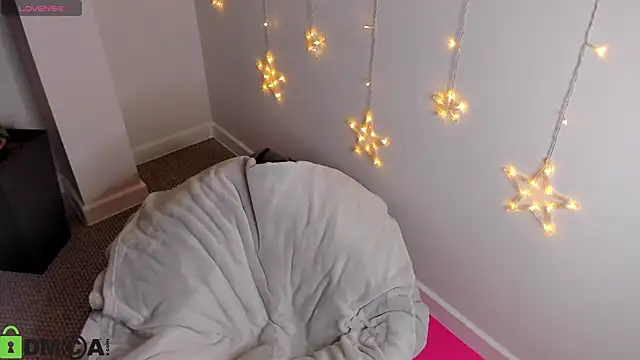 Jennifer Wadee online show from 12-14-25, 11:54