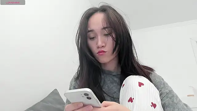 aenie online show from 03-11-25, 08:19