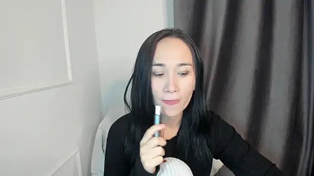 aenie online show from 10-13-25, 01:12