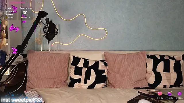 Anal Girl  online show from 11-06-25, 04:44