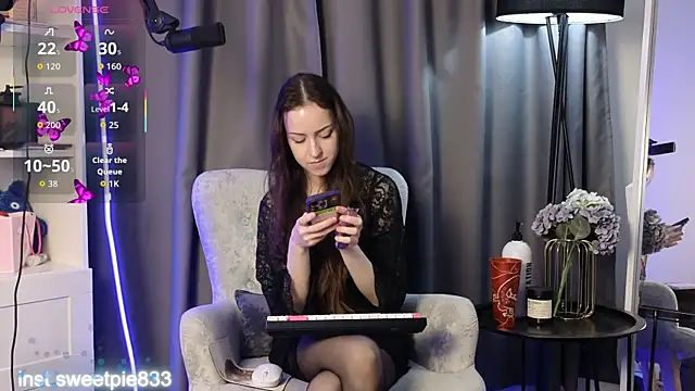Snapshot of Anal_Girl_ chatting on 07-14-26, 05:19 Anal Girl online show from 07-14-26, 05:19