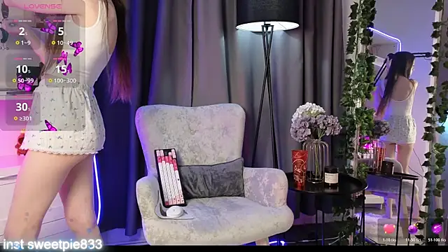 Snapshot of Anal_Girl_ chatting on 02-26-26, 04:18 Anal Girl online show from 02-26-26, 04:18