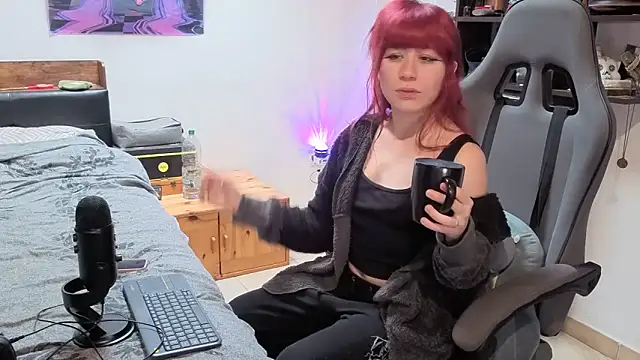 complicata mente online show from 10-29-25, 01:21