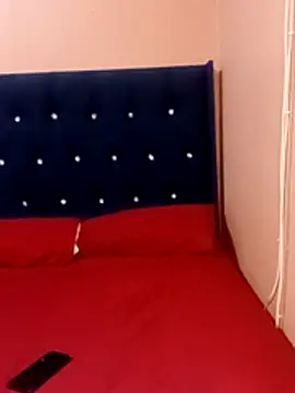 Luciouslips00 online show from 02-12-26, 01:00