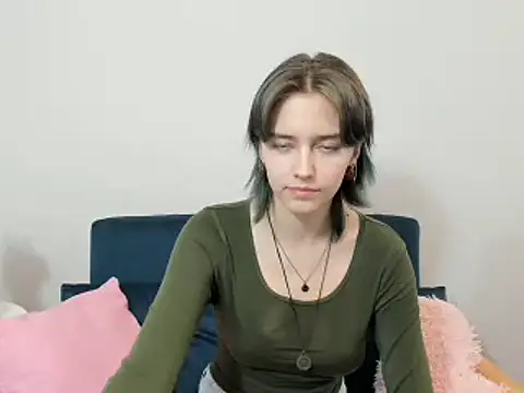 DevineNatalie online show from 12-17-24, 07:37