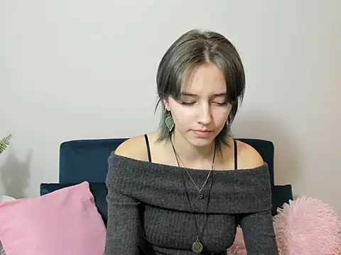 DevineNatalie online show from 12-16-24, 07:32