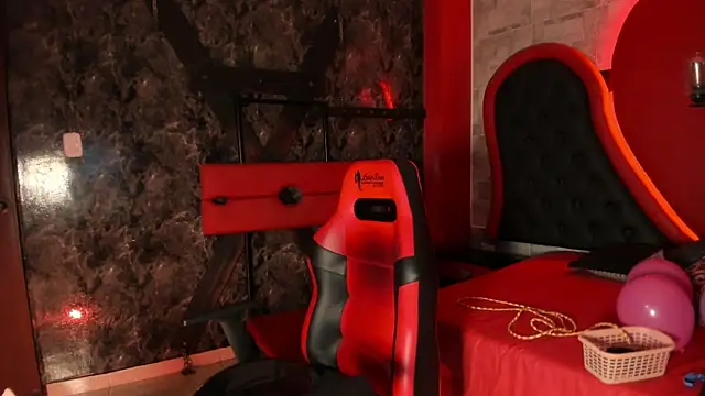 SLUTTY MILA online show from 01-05-25, 01:45