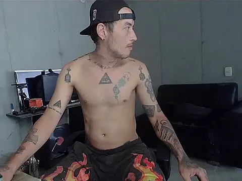 Snapshot of patrik_tattoo_ chatting on 04-06-26, 04:30 patrik tattoo online show from 04-06-26, 04:30