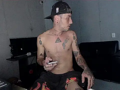 Snapshot of patrik_tattoo_ chatting on 02-16-26, 05:06 patrik tattoo online show from 02-16-26, 05:06