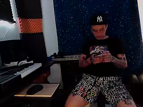 patrik tattoo  online show from 02-05-25, 10:22