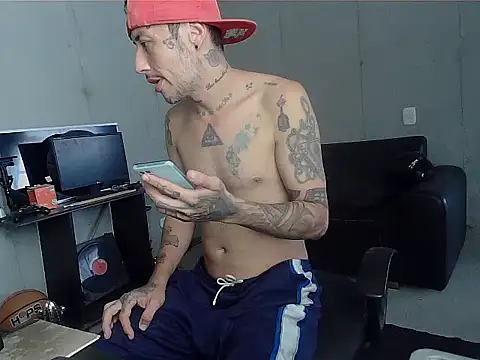 Snapshot of patrik_tattoo_ chatting on 03-04-26, 04:26 patrik tattoo online show from 03-04-26, 04:26