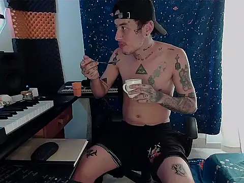 patrik tattoo  online show from 03-01-25, 04:33