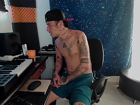 patrik tattoo  online show from 02-16-25, 08:00