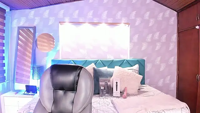 Kitty Pam online show from 05-17-26, 03:34