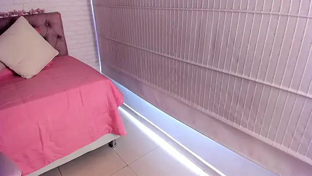 Kitty Pam online show from 11-07-25, 07:40