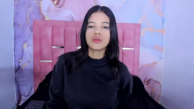 Snapshot of LizzMartin chatting on 02-07-25, 07:17 LizzMartin online show from 02-07-25, 07:17