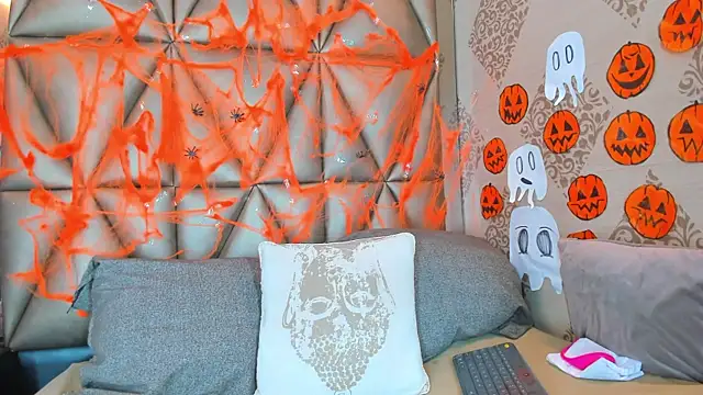 Corina Taylor  online show from 11-01-25, 11:48