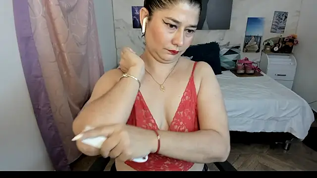 alinabozz1 online show from 03-26-26, 02:32