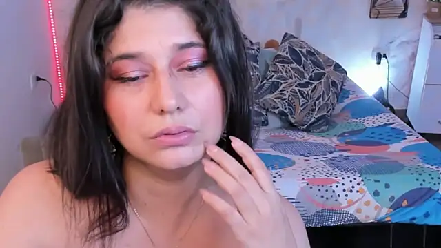 alinabozz1 online show from 05-06-26, 12:47