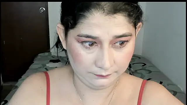Snapshot of alinabozz1 chatting on 07-12-26, 02:56 alinabozz1 online show from 07-12-26, 02:56