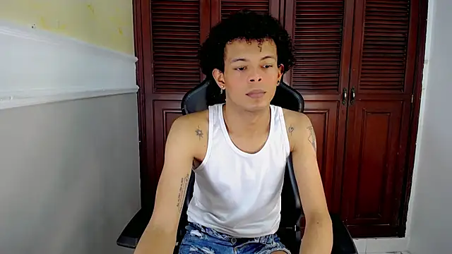 Snapshot of rose_Skinny_ chatting on 09-28-25, 10:28 rose Skinny  online show from 09-28-25, 10:28