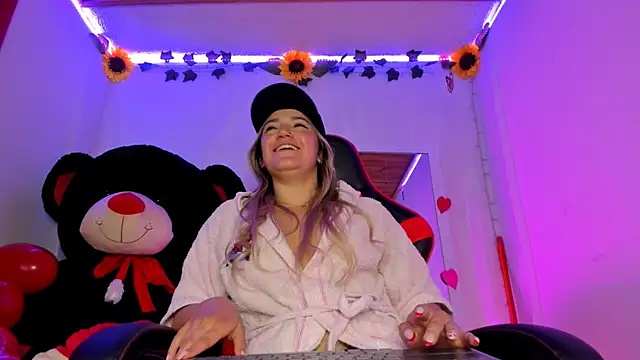 Snapshot of Keyth_clement chatting on 02-18-25, 08:14 Keyth clement online show from 02-18-25, 08:14