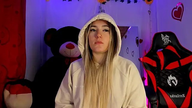 Snapshot of Keyth_clement chatting on 03-18-25, 05:01 Keyth clement online show from 03-18-25, 05:01