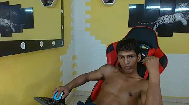 mau elixxx online show from 01-24-25, 09:39