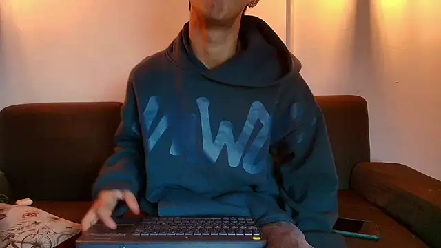 Snapshot of hares_mds chatting on 11-28-25, 02:39 hares mds online show from 11-28-25, 02:39