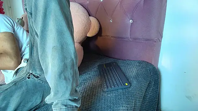 Snapshot of hares_mds chatting on 01-15-26, 01:14 hares mds online show from 01-15-26, 01:14