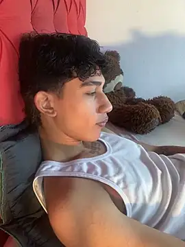 Snapshot of hares_mds chatting on 12-18-25, 01:59 hares mds online show from 12-18-25, 01:59