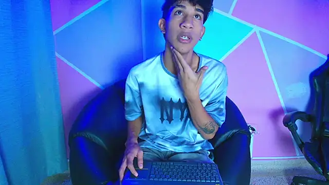 Snapshot of hares_mds chatting on 12-05-25, 01:43 hares mds online show from 12-05-25, 01:43