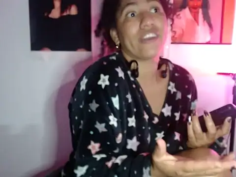 Snapshot of bellacrespalatina chatting on 10-10-25, 04:13 bellacrespalatina online show from 10-10-25, 04:13