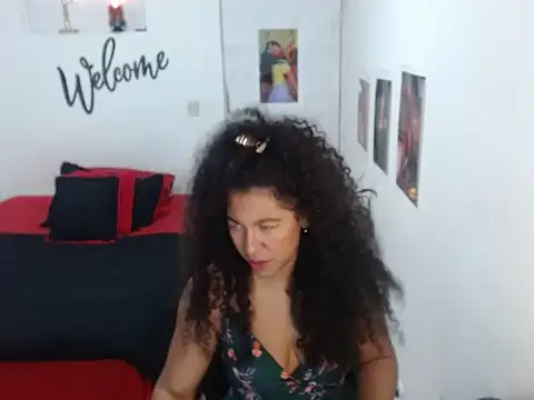 Snapshot of bellacrespalatina chatting on 09-20-25, 08:25 bellacrespalatina online show from 09-20-25, 08:25