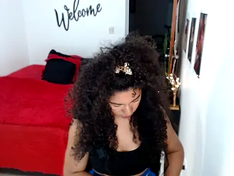 Snapshot of bellacrespalatina chatting on 09-17-25, 11:29 bellacrespalatina online show from 09-17-25, 11:29