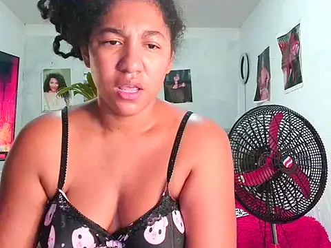 Snapshot of bellacrespalatina chatting on 05-09-26, 06:22 bellacrespalatina online show from 05-09-26, 06:22