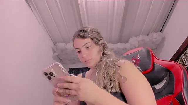 Snapshot of Lauu_G chatting on 09-17-25, 09:22 Lauu G online show from 09-17-25, 09:22