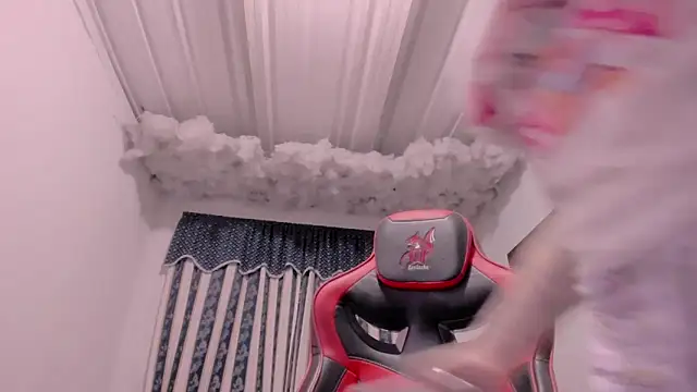 Snapshot of Lauu_G chatting on 09-15-25, 09:21 Lauu G online show from 09-15-25, 09:21