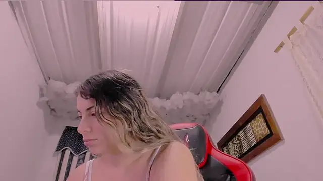 Snapshot of Lauu_G chatting on 09-18-25, 09:34 Lauu G online show from 09-18-25, 09:34