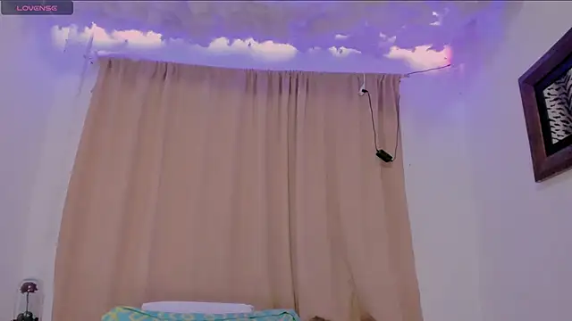 Snapshot of Lauu_G chatting on 03-07-25, 02:36 Lauu G online show from 03-07-25, 02:36