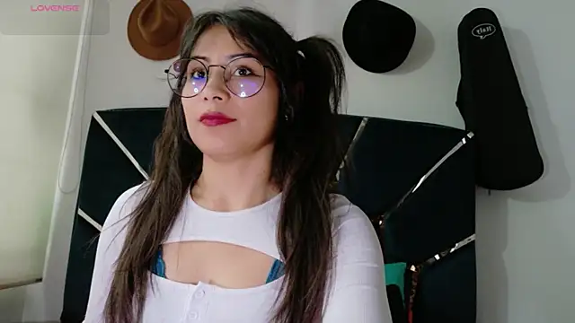 Jade Zephyra online show from 01-31-26, 07:23