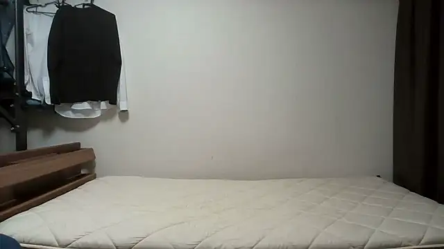 YU-KI00 online show from 10-25-25, 01:23