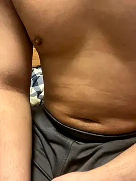 YU-KI00 online show from 12-22-25, 10:26